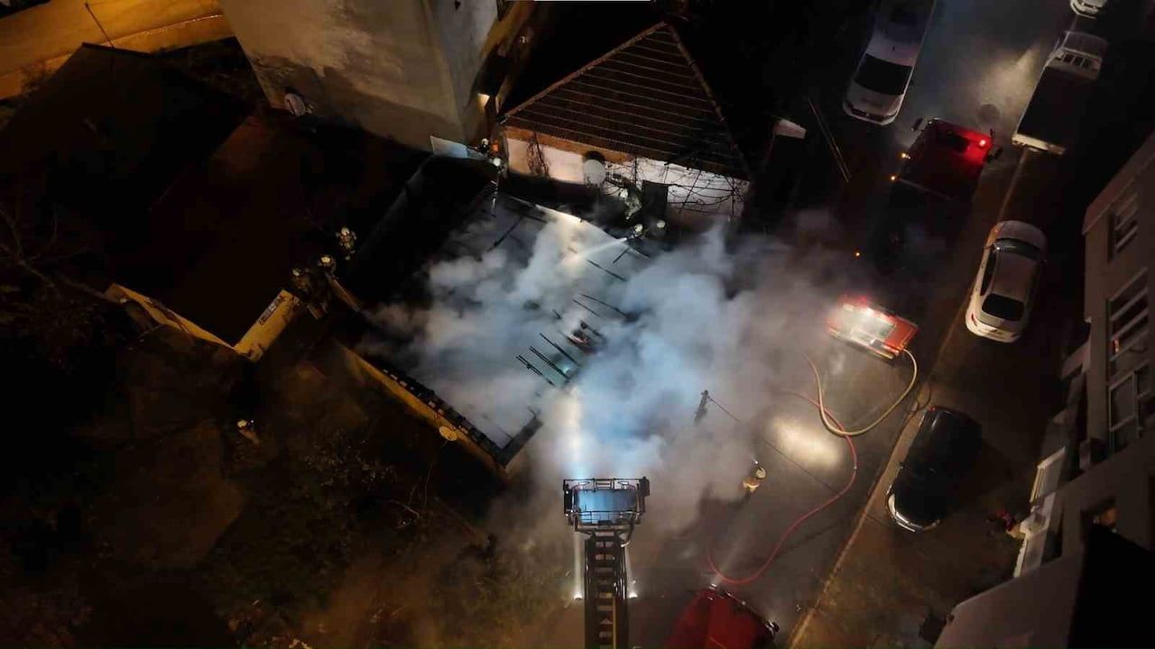 Ümraniye’de Gecekondu Yangını Kontrol Altına Alındı