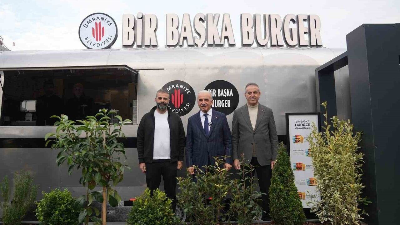 Ümraniye'de Gençler İçin Ekonomik Lezzet Noktası: Bir Başka Burger Açıldı