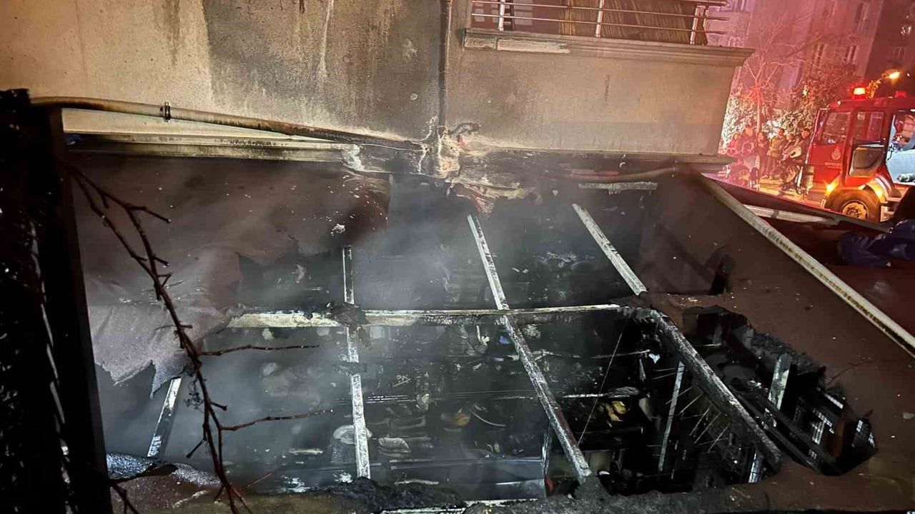 Ümraniye'de Yangın Paniği: Dükkan Kullanılamaz Hale Geldi