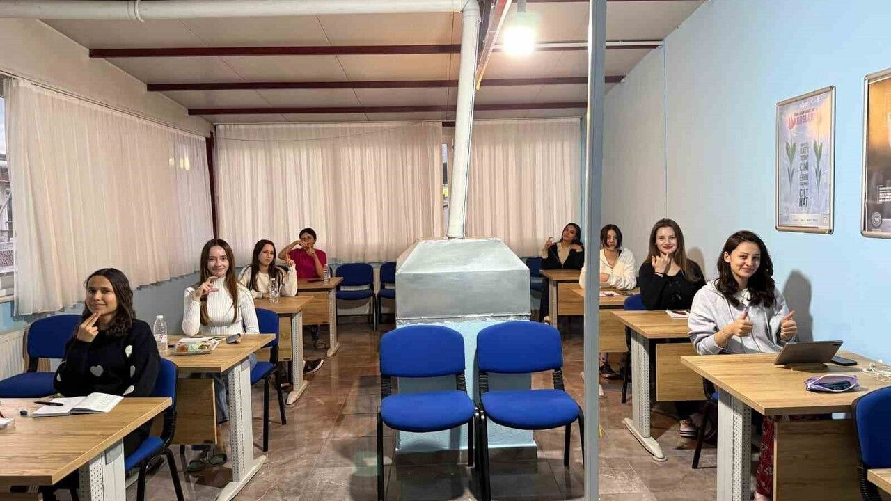 Üniversiteli Gençler Aydın'da Kurslarla Gelişiyor