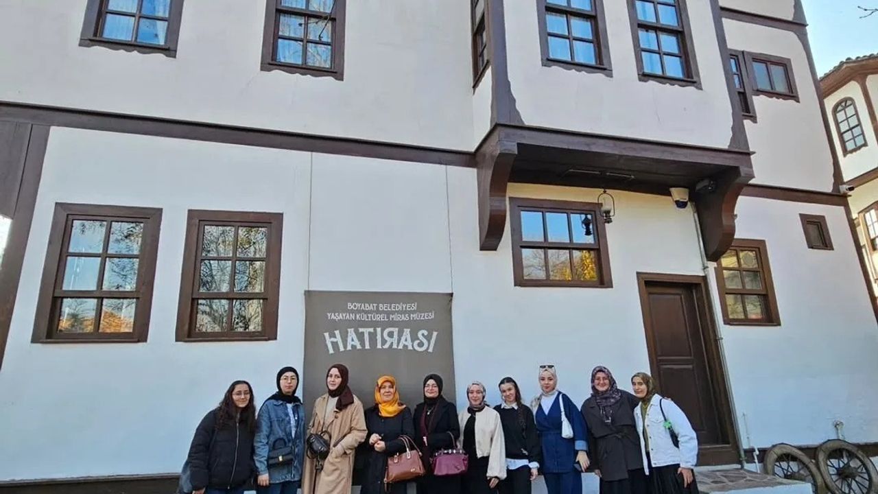 Üniversiteli Gençler Sinop'un Kültürel Zenginliklerini Keşfetti