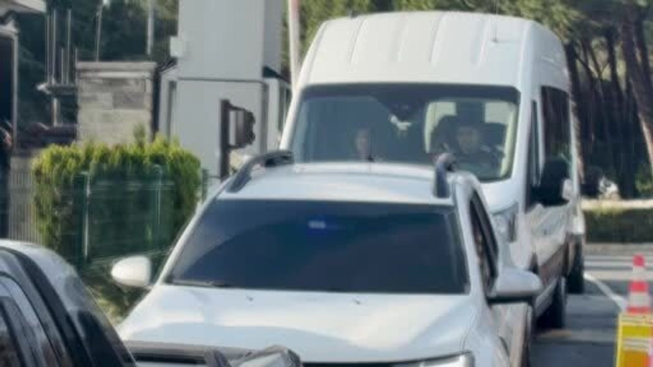 Ünlü İsimler Sağlık Kontrolüne Götürüldü