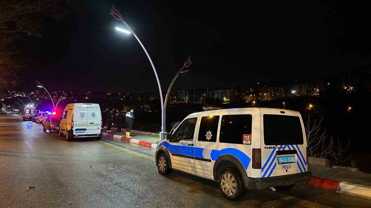 Uşak'ta Feci Kaza: 2 Ölüm, 1 Yaralı