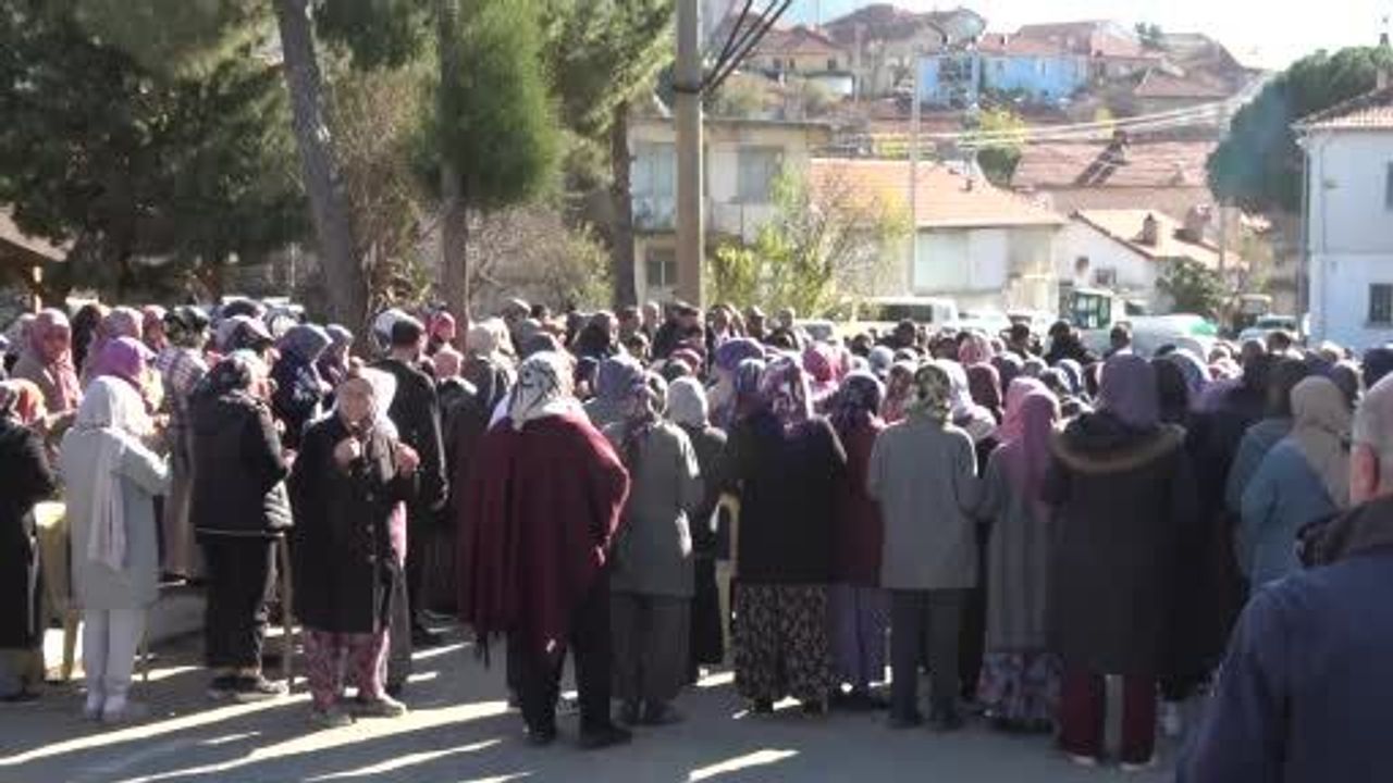 Uşak'ta Kaza Sonucu Hayatını Kaybeden Dulay Çifti Defnedildi