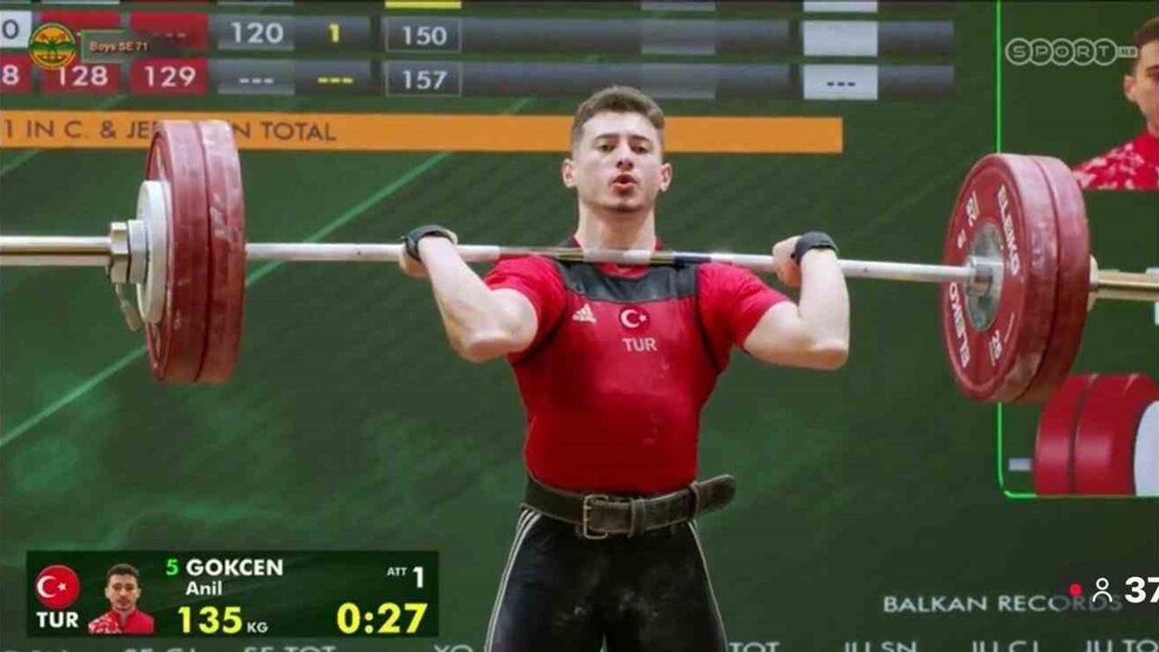 Uşak Üniversitesi Öğrencisi Anıl Gökçen Balkan Şampiyonası'nda Gümüş Madalya Kazandı