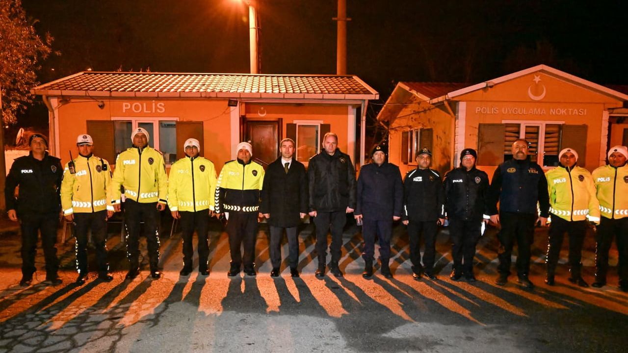 Uşak Valisi Naci Aktaş, Yeni Yılda Güvenlik Uygulamalarını Ziyaret Etti