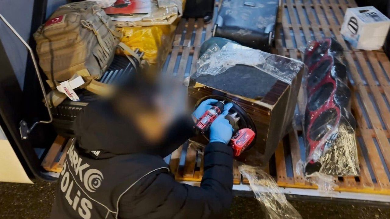 Uyuşturucu Sevkiyatı Ses Sistemine Gizlenmiş Olarak Ele Geçirildi