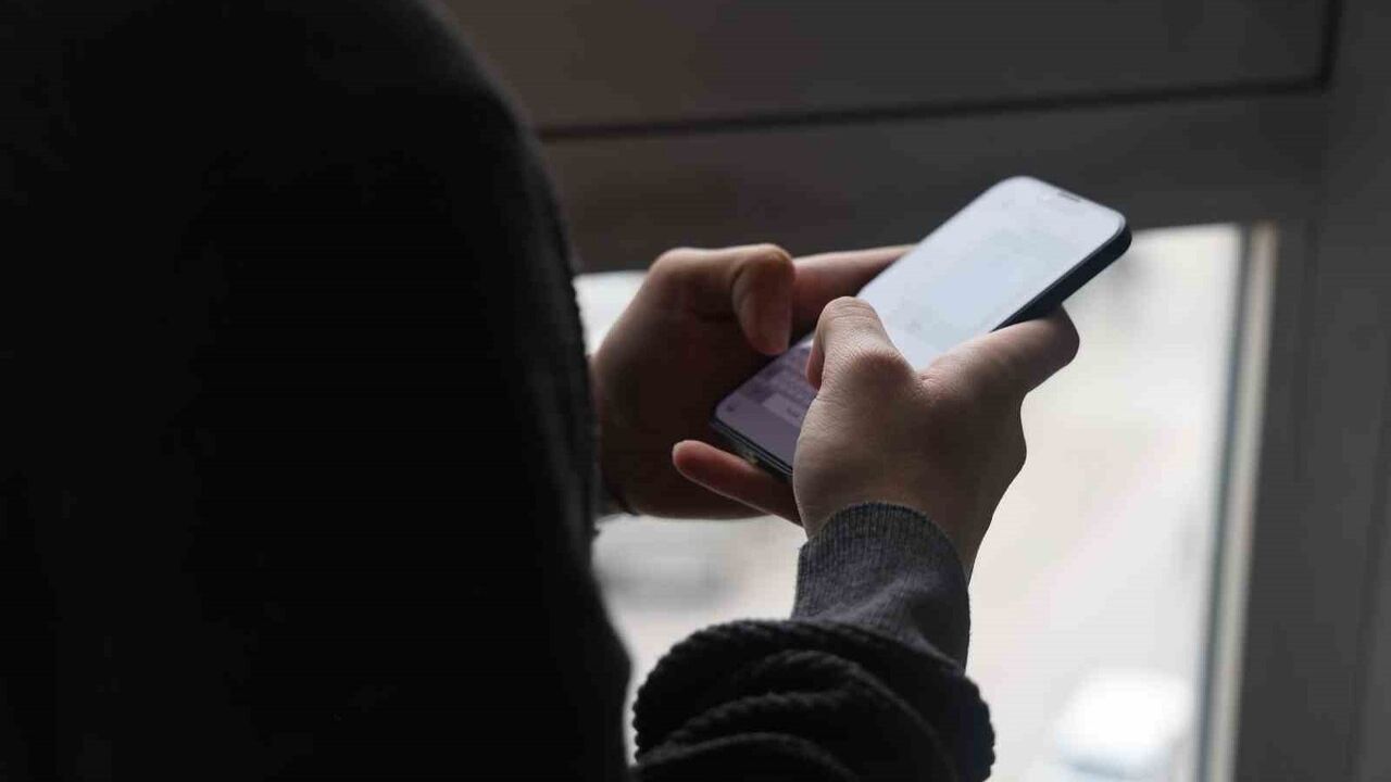 Uzmanlar Kısa Video Bağımlılığının Zararlarına Dikkat Çekiyor