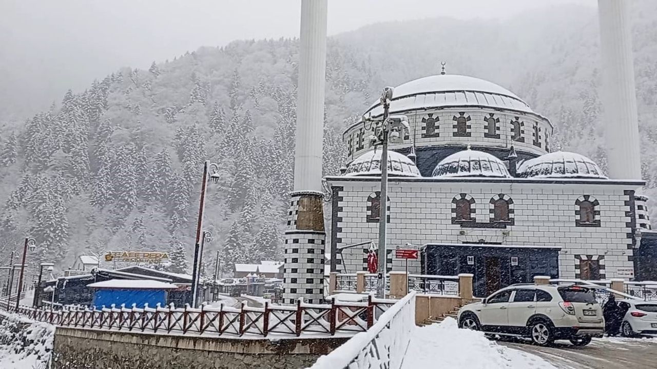 Uzungöl Kışa Hazır: Beyaz Gelinlik Altında Yükselen Etkinlikler
