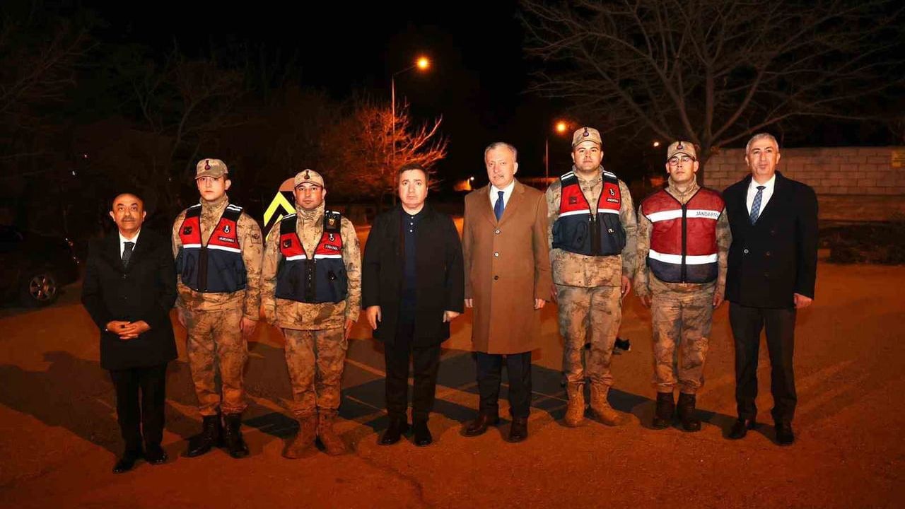 Vali Aydoğdu'dan Kahraman Mehmetçiğe Moral Ziyareti