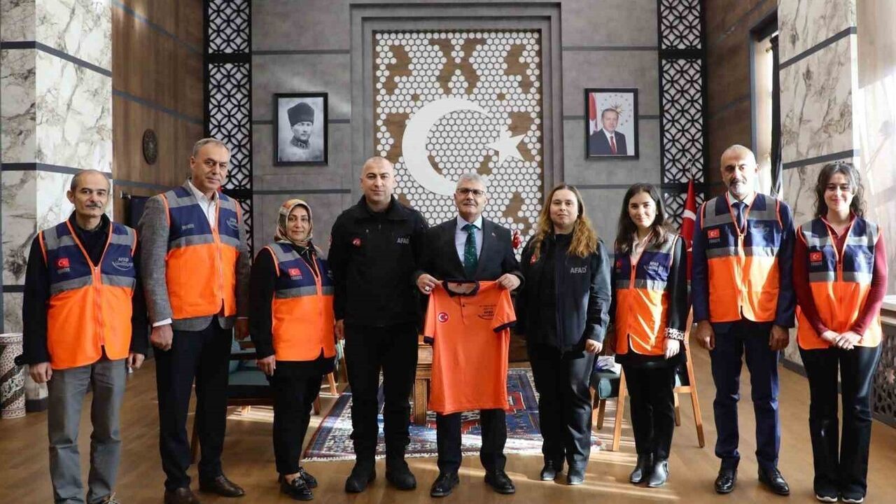 Vali Çelik: AFAD Gönüllüleri Toplumun Destekleyici Gücüdür