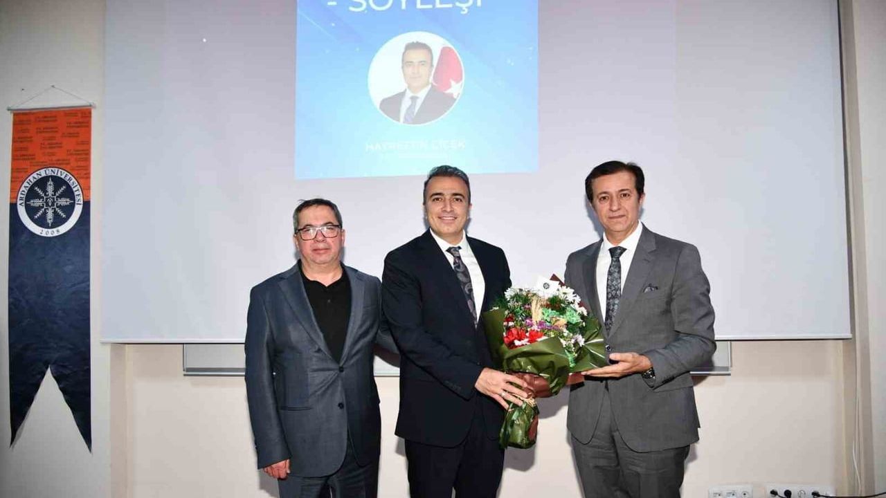 Vali Hayrettin Çiçek'ten Gençlere İlham Veren Söyleşi