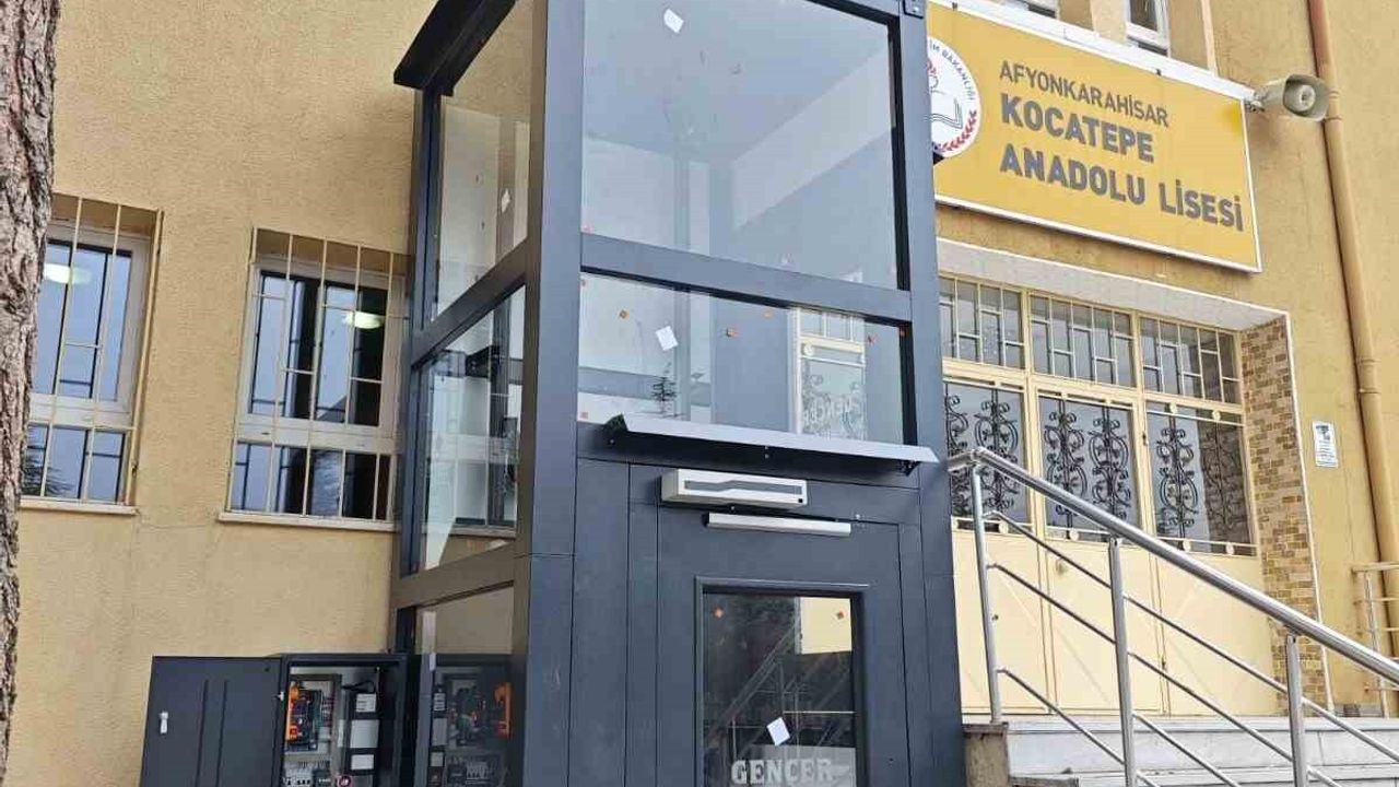 Vali Kübra Güran Yiğitbaşı Engelli Öğrenci İçin Asansör Yaptırdı