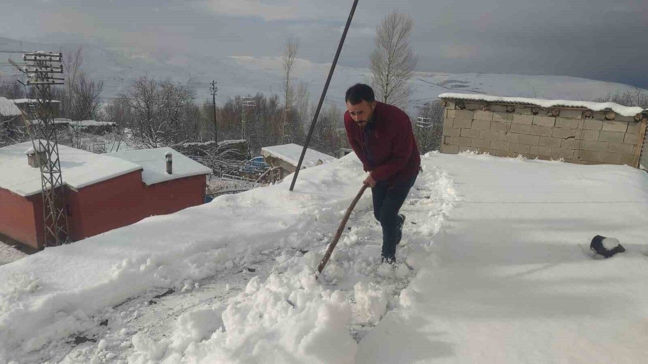 Van'da Kar Yağışı ile Zorlu Koşullar