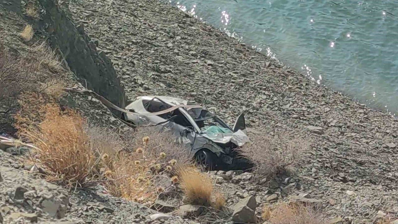 Van'da Kazaya Karışan Araç Sualtı Operasyonu ile Çıkarıldı