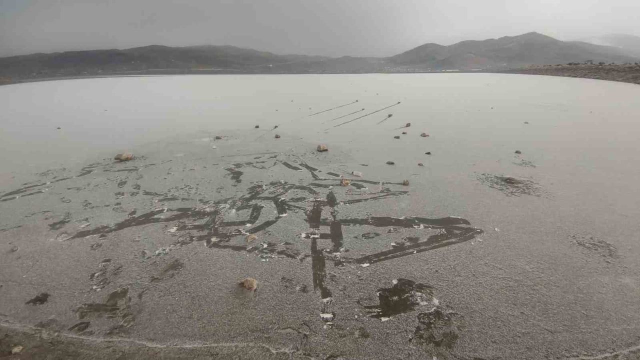 Van'da Sibirya Soğukları: Sıhke Göleti Buzlarla Kaplandı