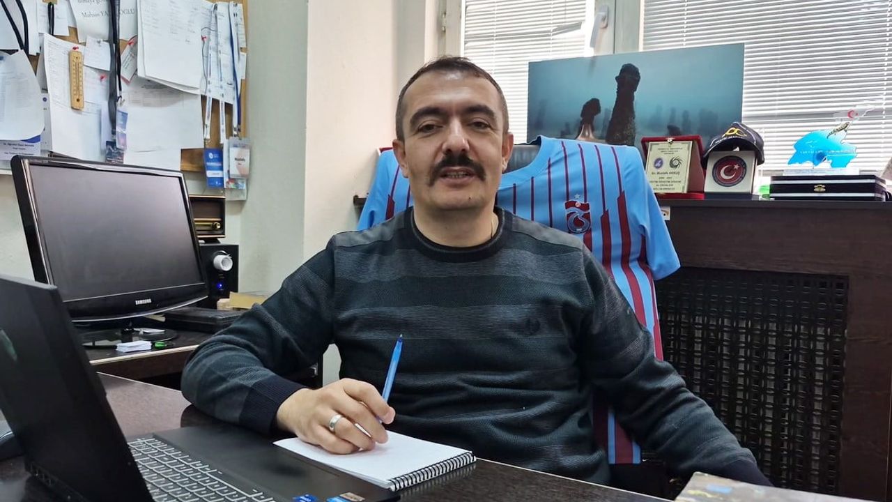 Van Gölü'nde İlginç Köpüklenme Olayları