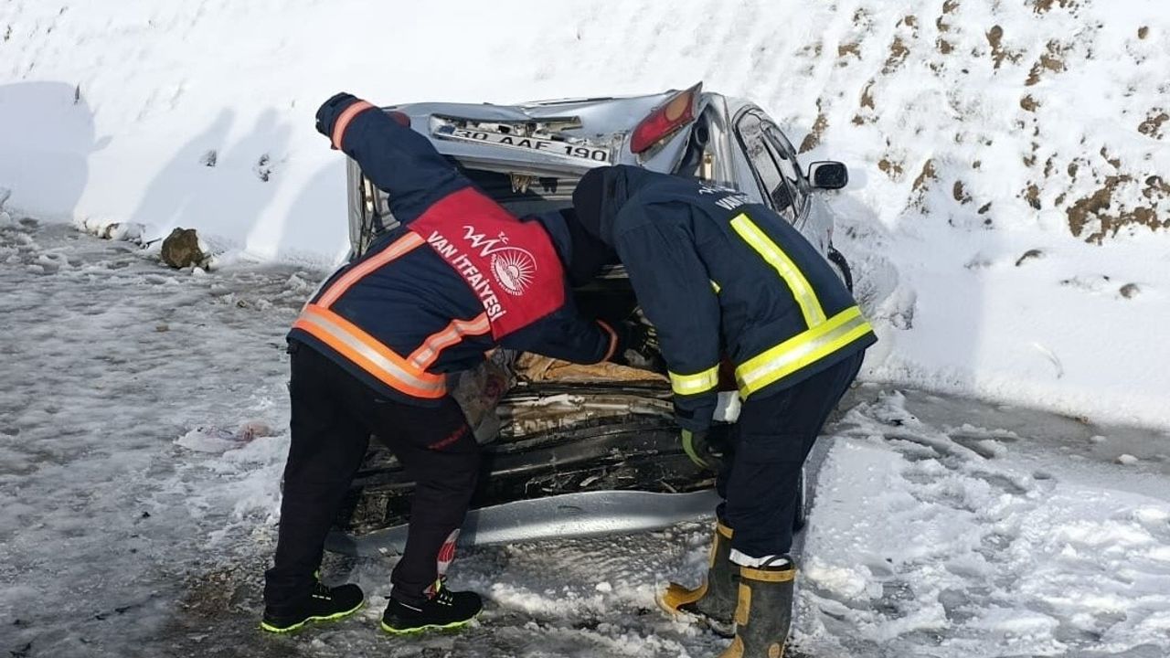 Van Gürpınar'da Zincirleme Kaza: 5 Yaralı