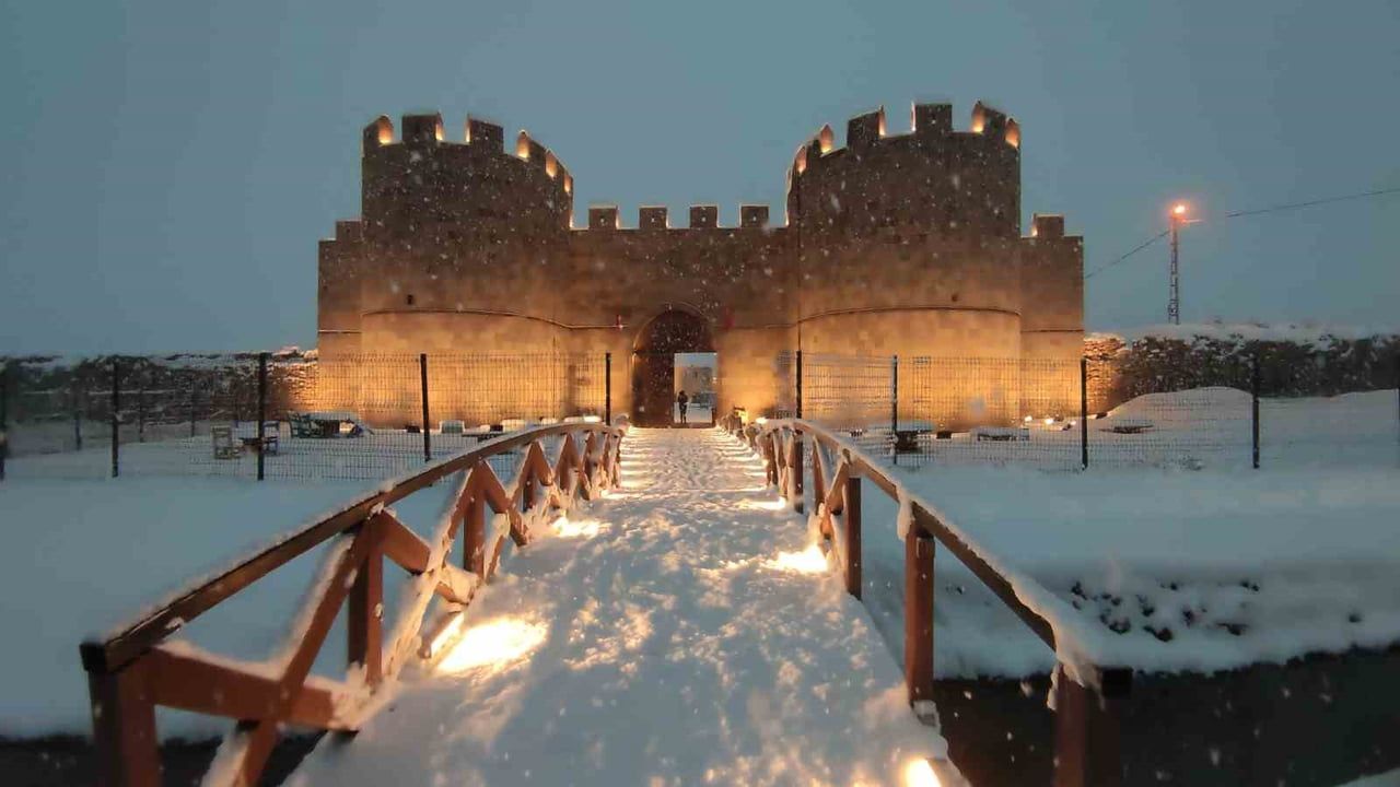 Van'ın Tarihi Mirası Karla Bütünleşti