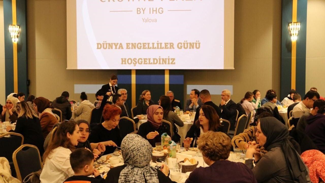 Yalova'da Özel Eğitim Ailesi Kahvaltıda Bir Araya Geldi