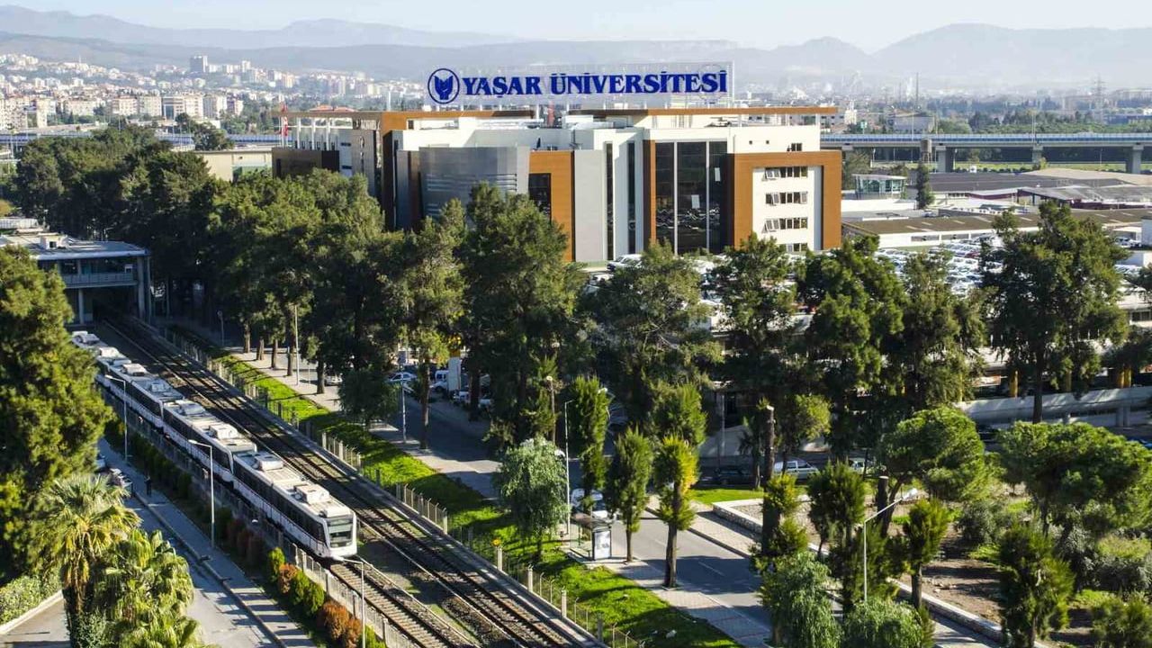 Yaşar Üniversitesi Afrikaya Bilgi ve Teknoloji Transferi Yapıyor