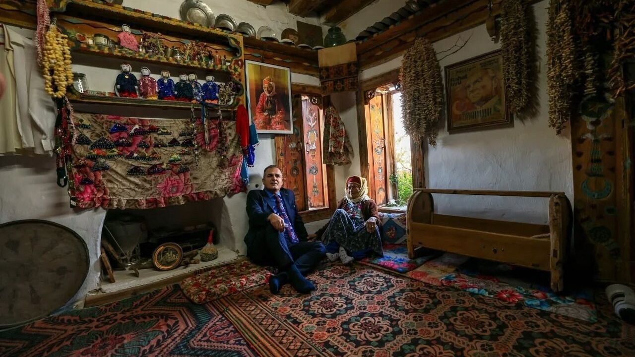 Yaşlı Fatmana'nın Valilik Ziyareti