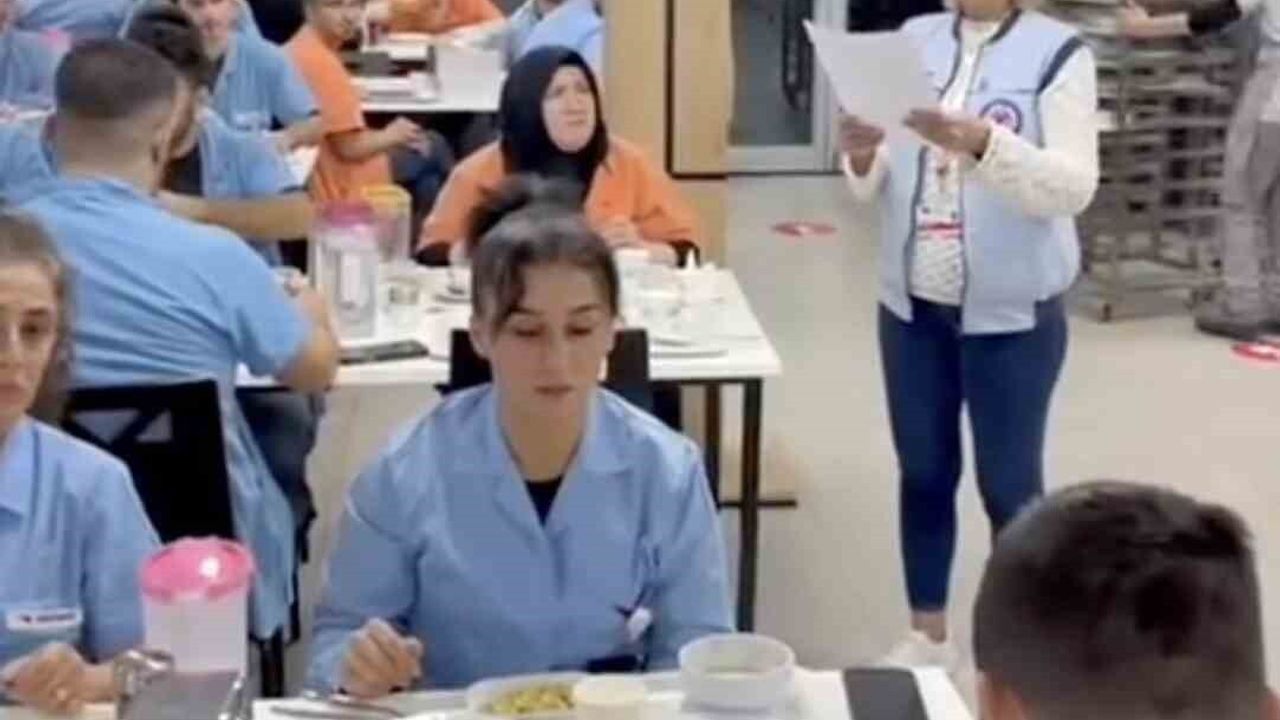 Yazaki Metal İşçileri Çatal-Kaşıklı Eylemle Zam Teklifini Protesto Etti