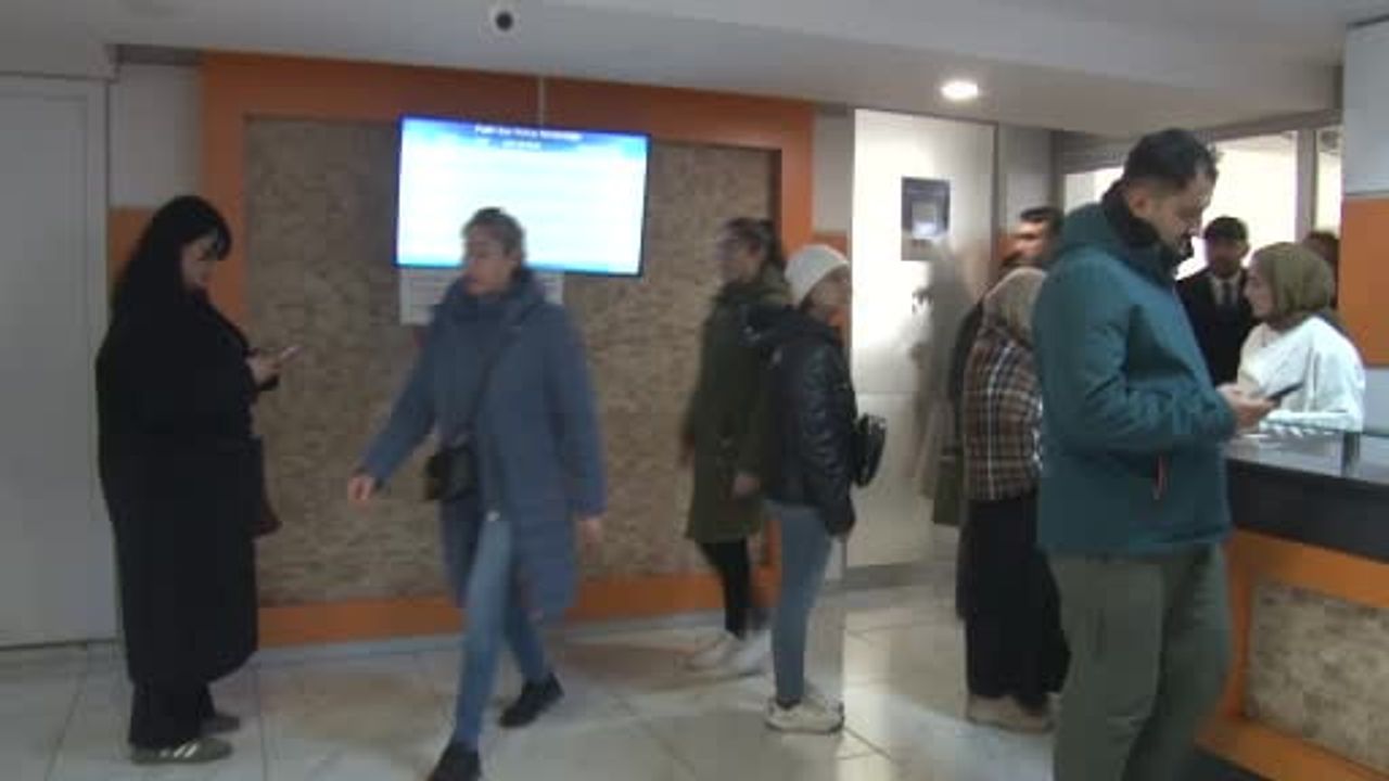 Yeni Yıl Öncesi Nüfus Müdürlüklerinde Yoğunluk Artıyor