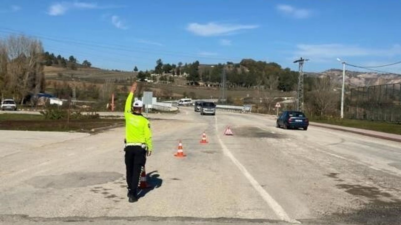 Yenipazar'da Trafik Güvenliği Denetimleri Devam Ediyor