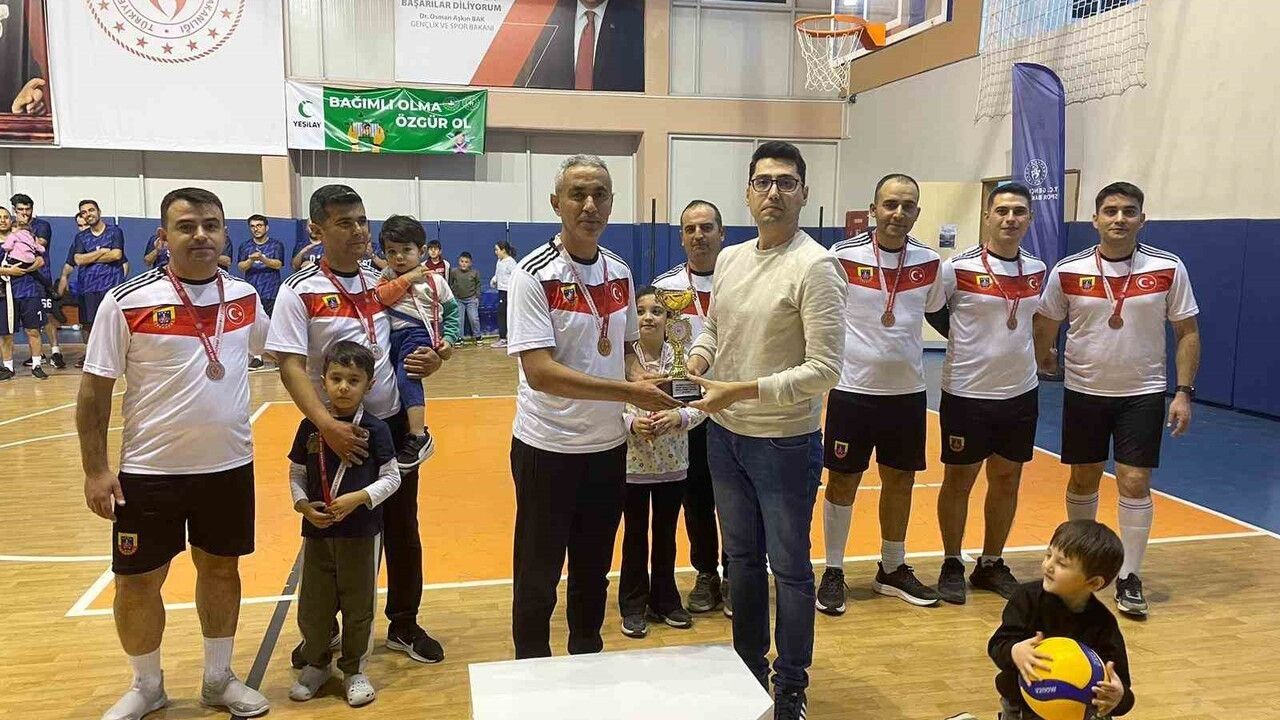 Yeşilhisar'da Voleybol Turnuvası Bitti