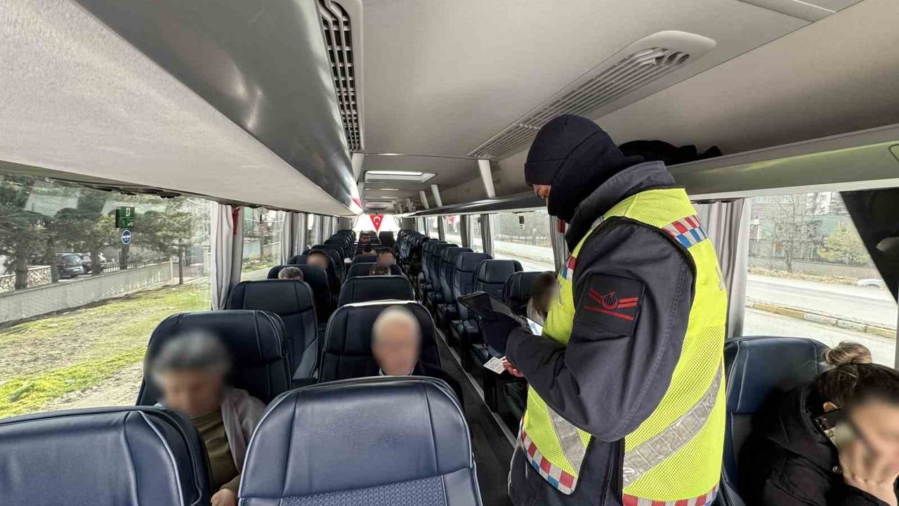 Yılbaşı Öncesi Jandarma Trafik Denetimlerini Artırdı