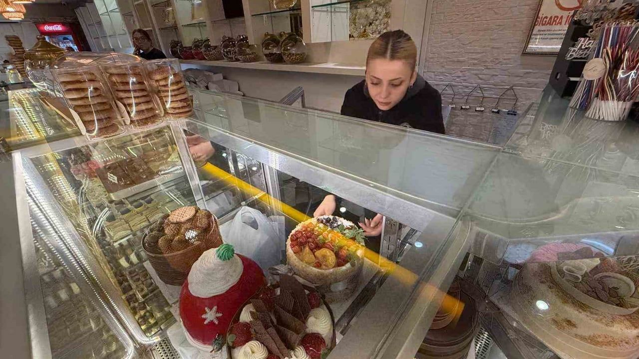 Yılbaşına Özel Altınlı Pastalar