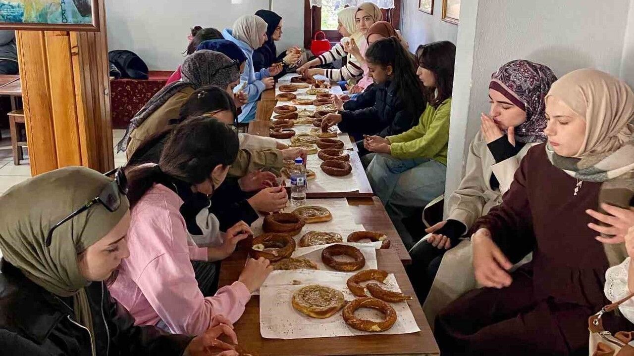 Yıldırımlı Gençler Bursa'nın Tarihini Keşfediyor