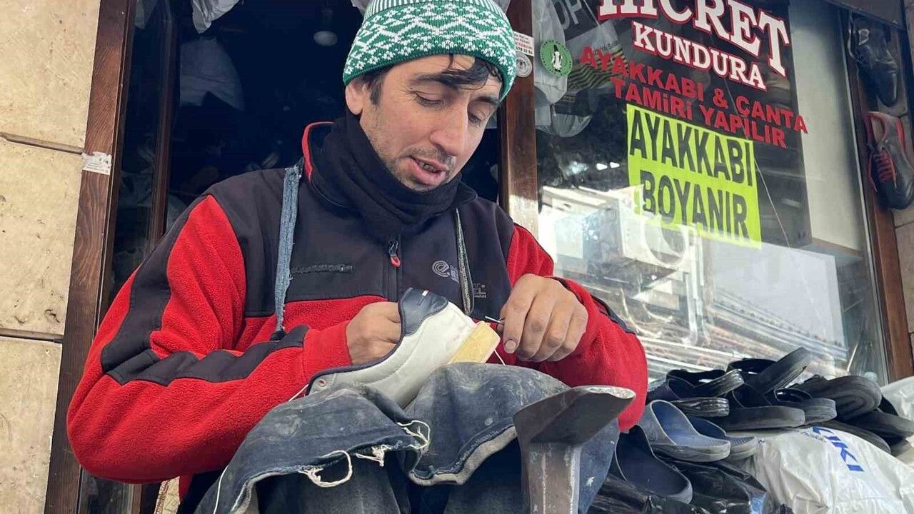 Yöresel Kelimelerle Unutulmaz Bir Tarih: Kunduracı ve Turist Buluşması