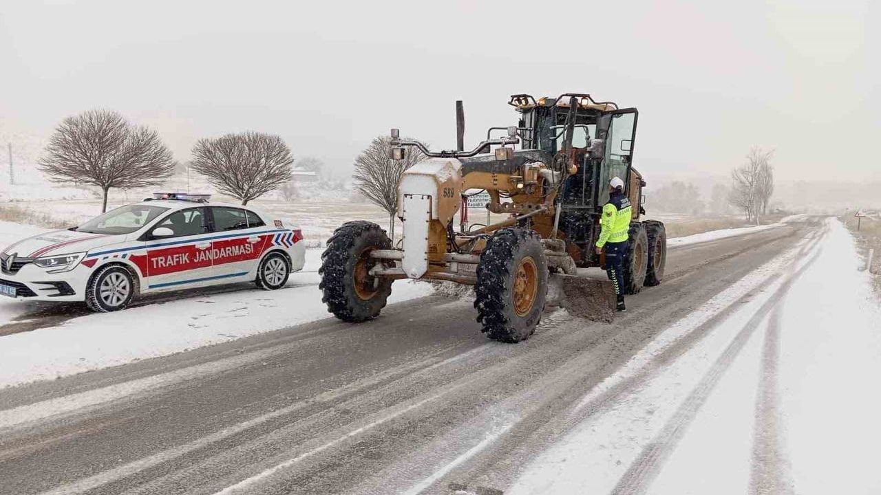 Yozgat'ta Kar Yağışı Sonrası Ekipler Harekete Geçti