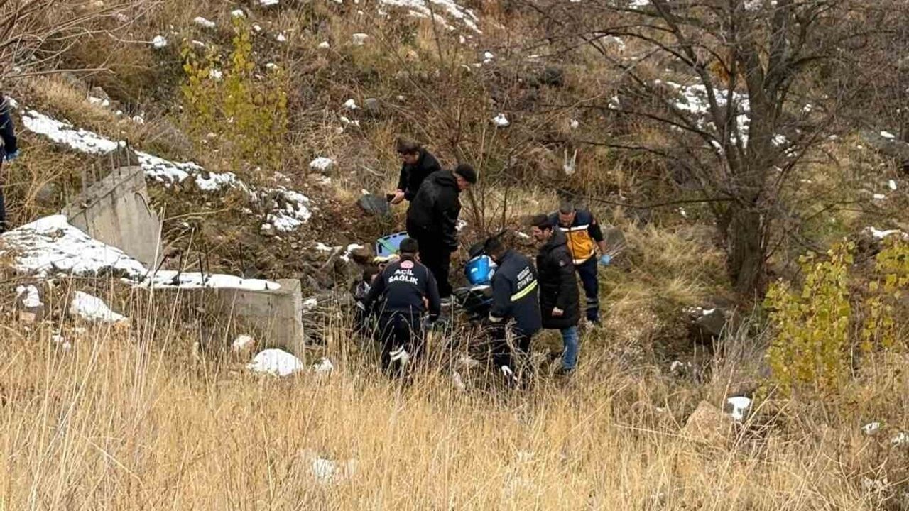 Yozgat'ta Motosikletli Sürücü Şarampole Yuvarlandı