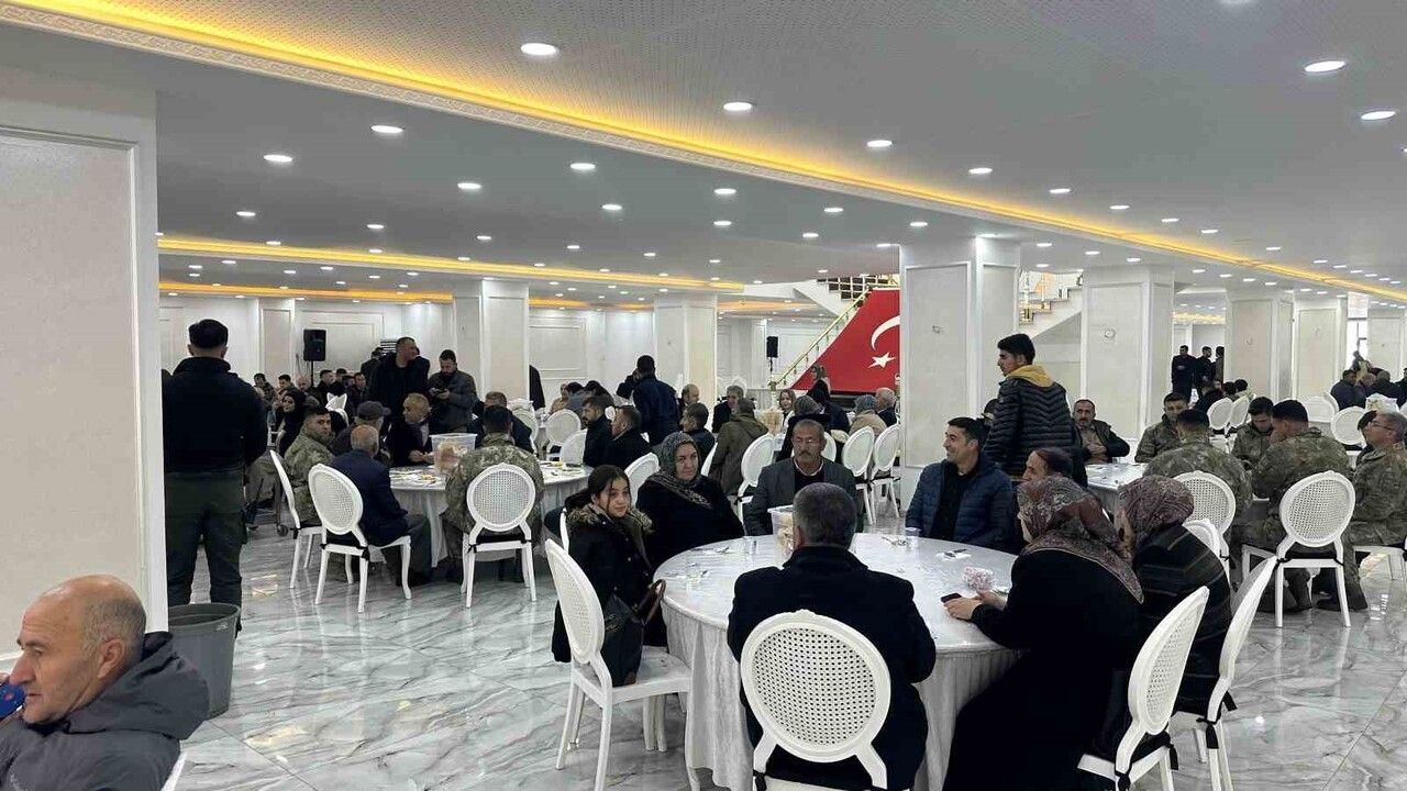 Yüksekova'da Şehit Aileleri ve Gazilere Destek Gecesi