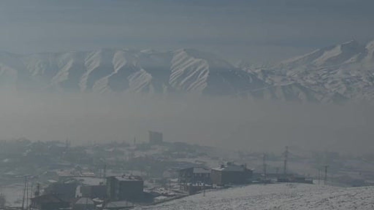 Yüksekova'da Sis Manzarası