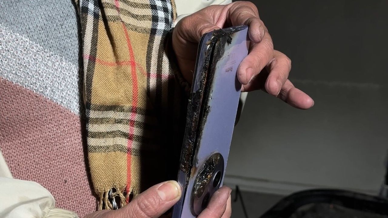 Yüksekova'da Telefon Patlaması: Kartal Ailesi Yangınla Karşı Karşıya