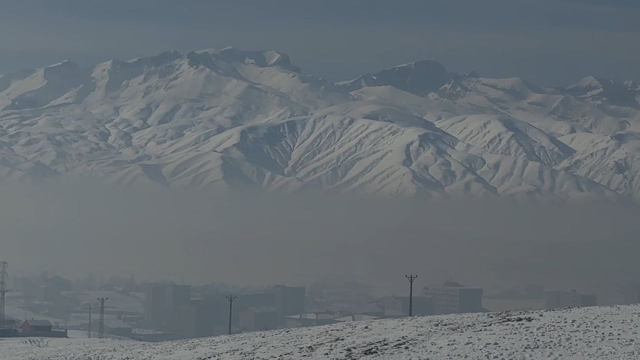 Yüksekova'da Yoğun Sis Manzaraları