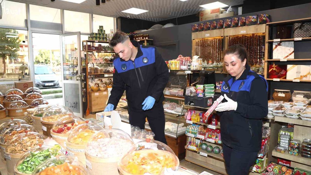 Yüreğir Belediyesi Yılbaşı Öncesi Gıda Denetimlerini Sıkılaştırdı