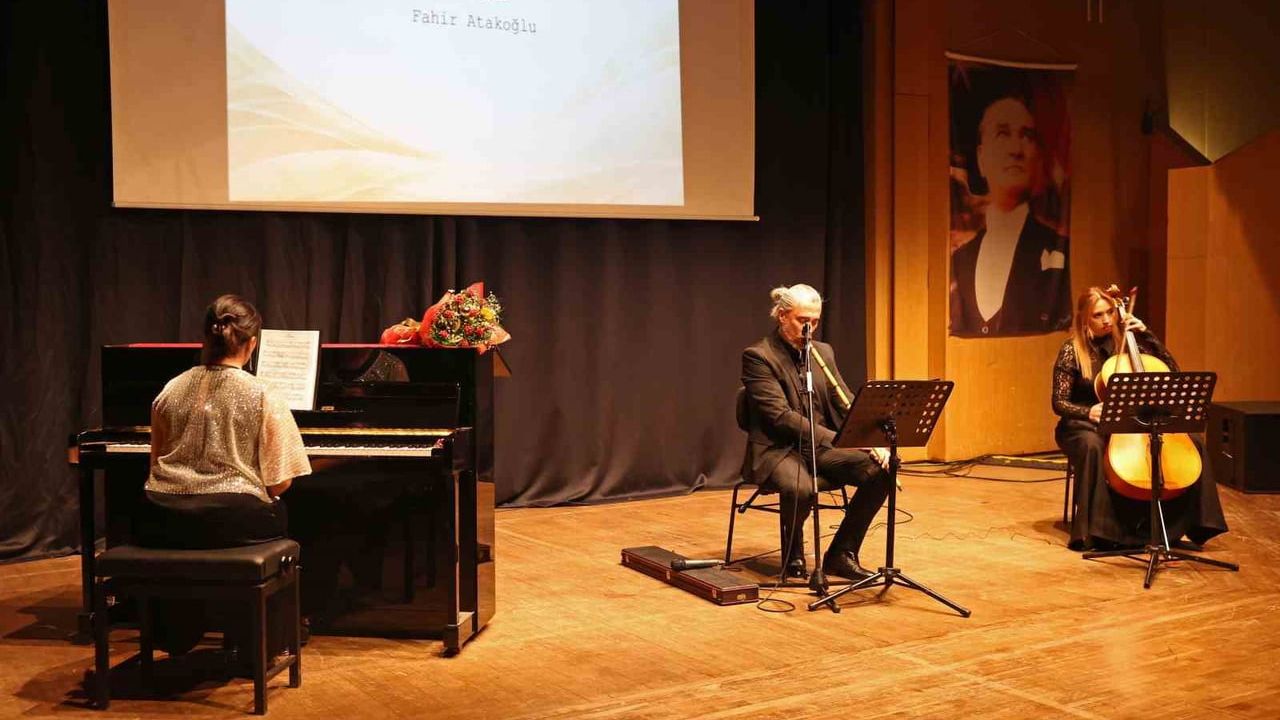 Zefir Zamanı Konseri Müzikseverlerle Buluştu