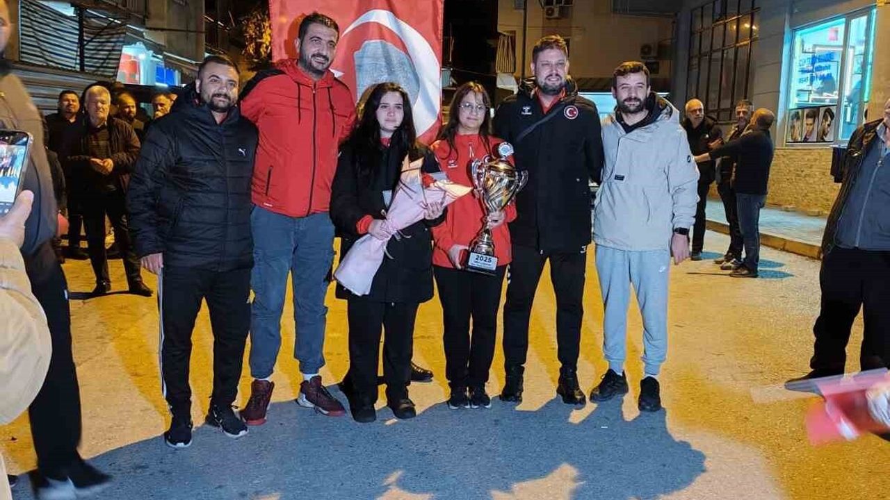 Zehra Gemi'nin Dünya Şampiyonu Olması Kutlandı