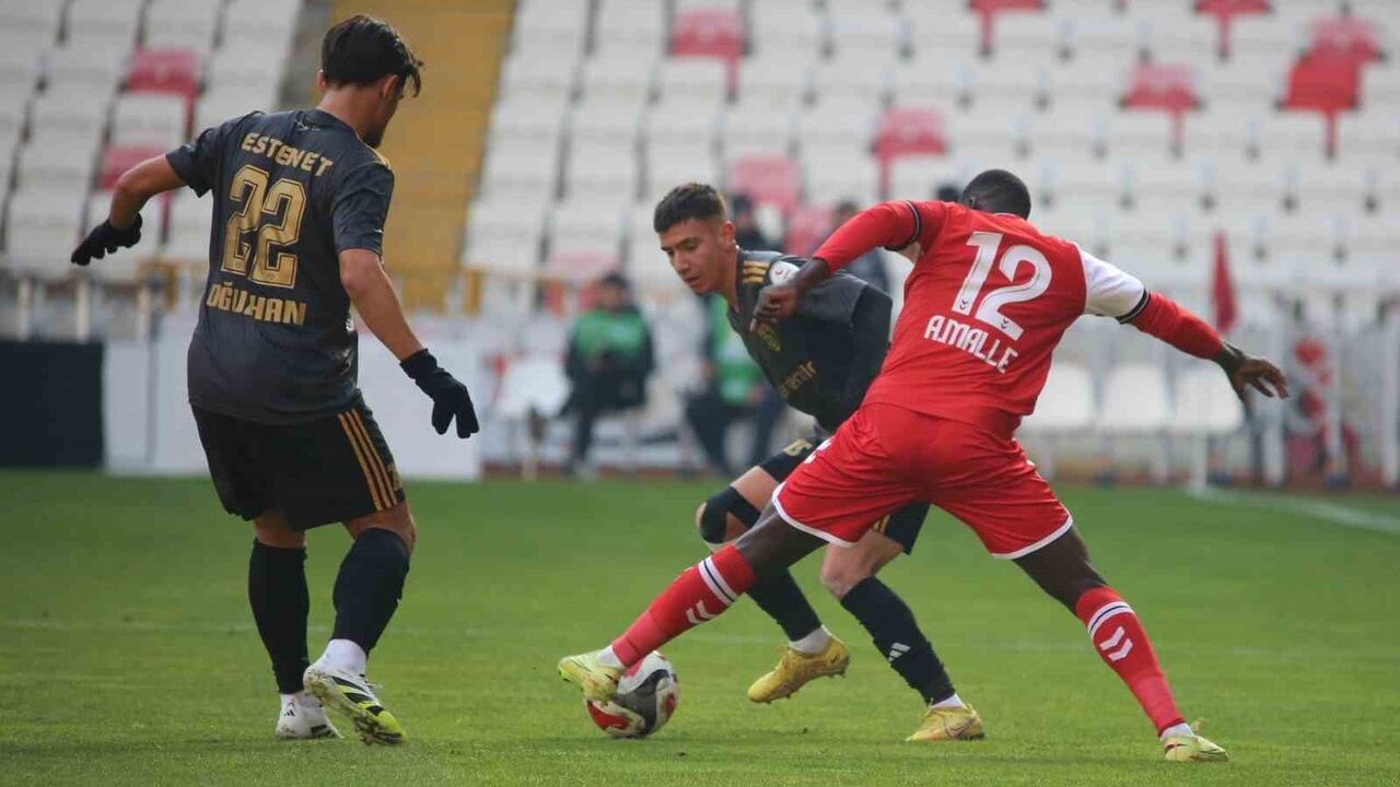 Ziraat Türkiye Kupası: Özbelsan Sivasspor 1 - Aliağa FK 3