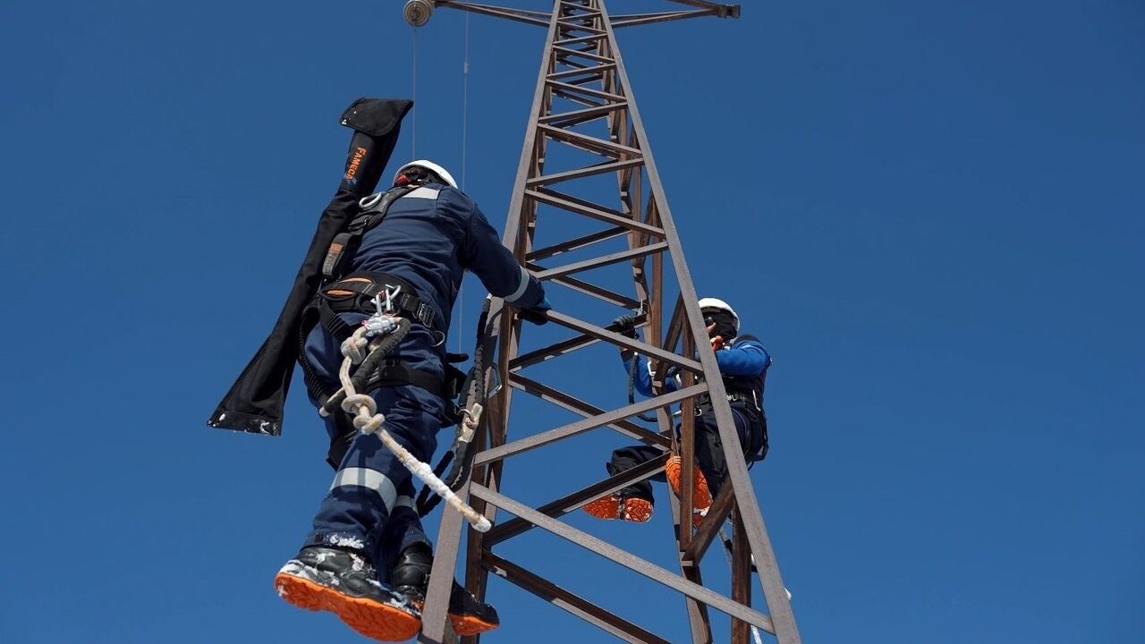 Zorlu Coğrafyada Enerji Hizmetinde Başarı: Aras Elektrik