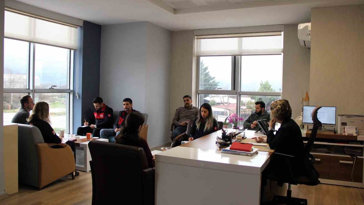 112 Acil Çağrı Merkezi'nde Değerlendirme Toplantısı Yapıldı