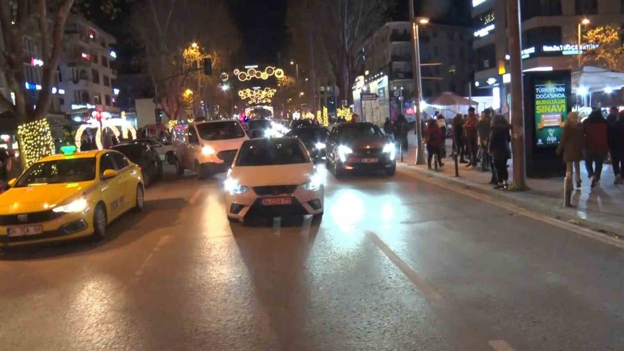 2023 Yeni Yıl Kutlamaları Bağdat Caddesi'nde Sönük Geçti