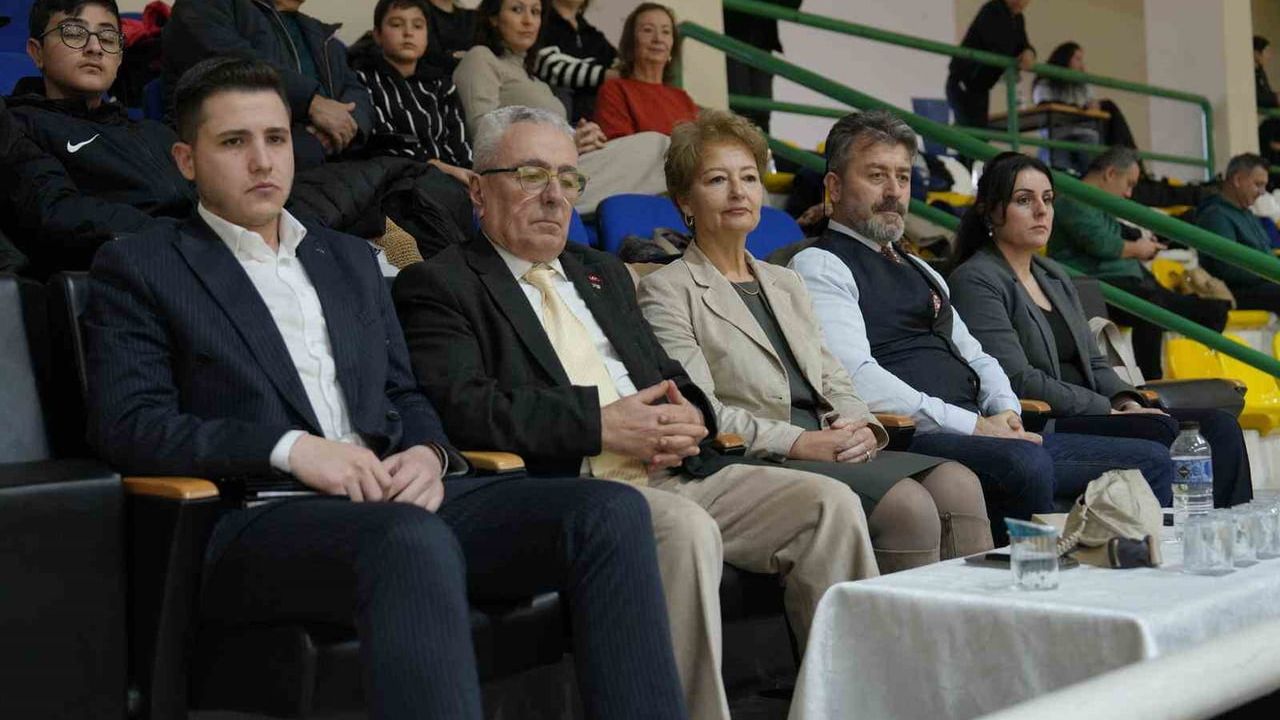 4. Geleneksel Yıldız Kızlar Voleybol Turnuvası Başladı