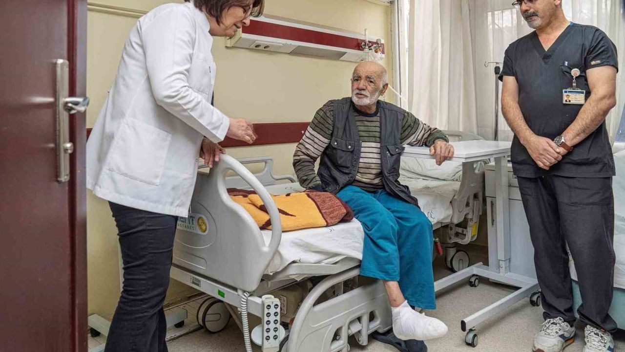 83 Yaşındaki Diyabet Hastası Mustafa Kafa, Ampütasyondan Kurtuldu