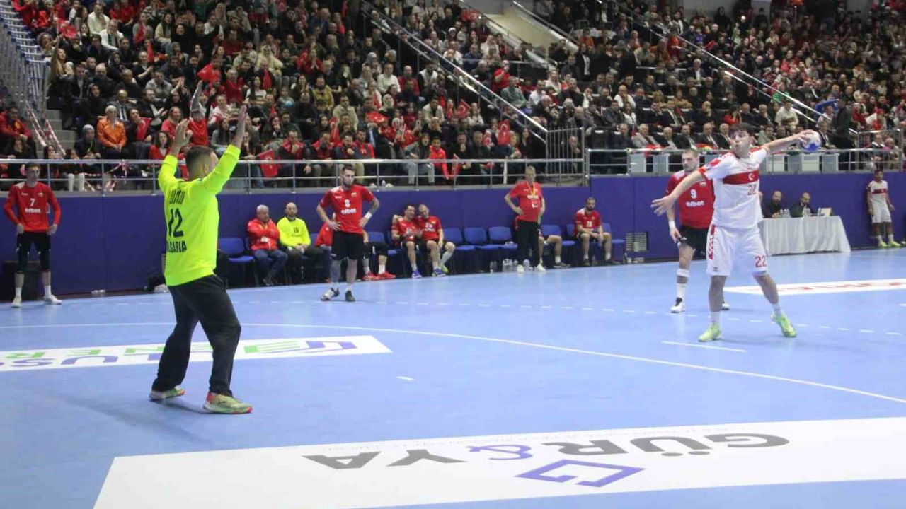 A Milli Erkek Hentbol Takımı Bulgaristan'ı Yendi